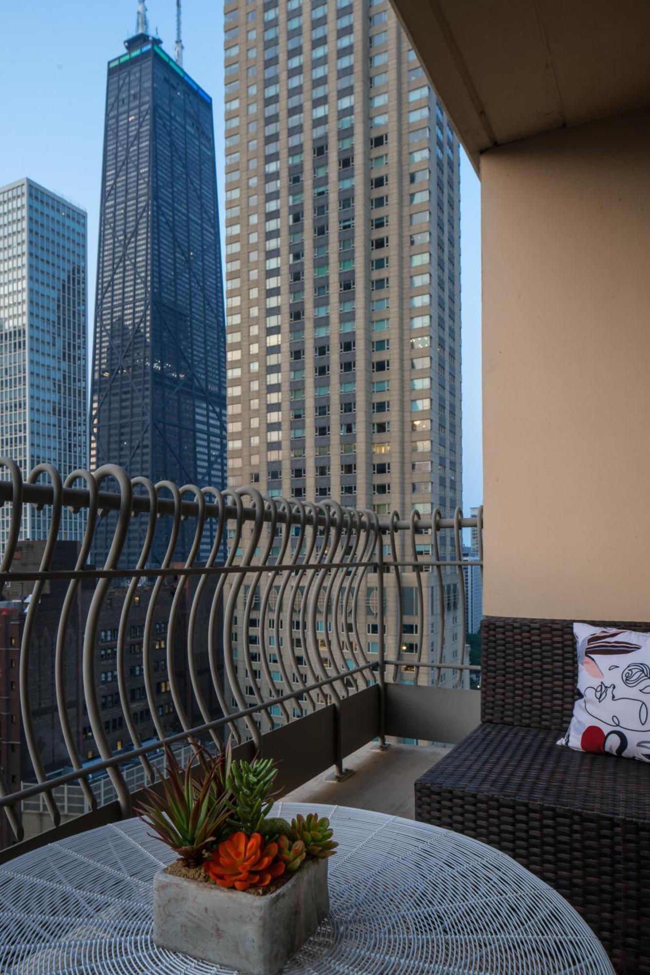 The Bernardin Gold Coast Luxury Apartments Near Magnificent Mile 芝加哥 外观 照片